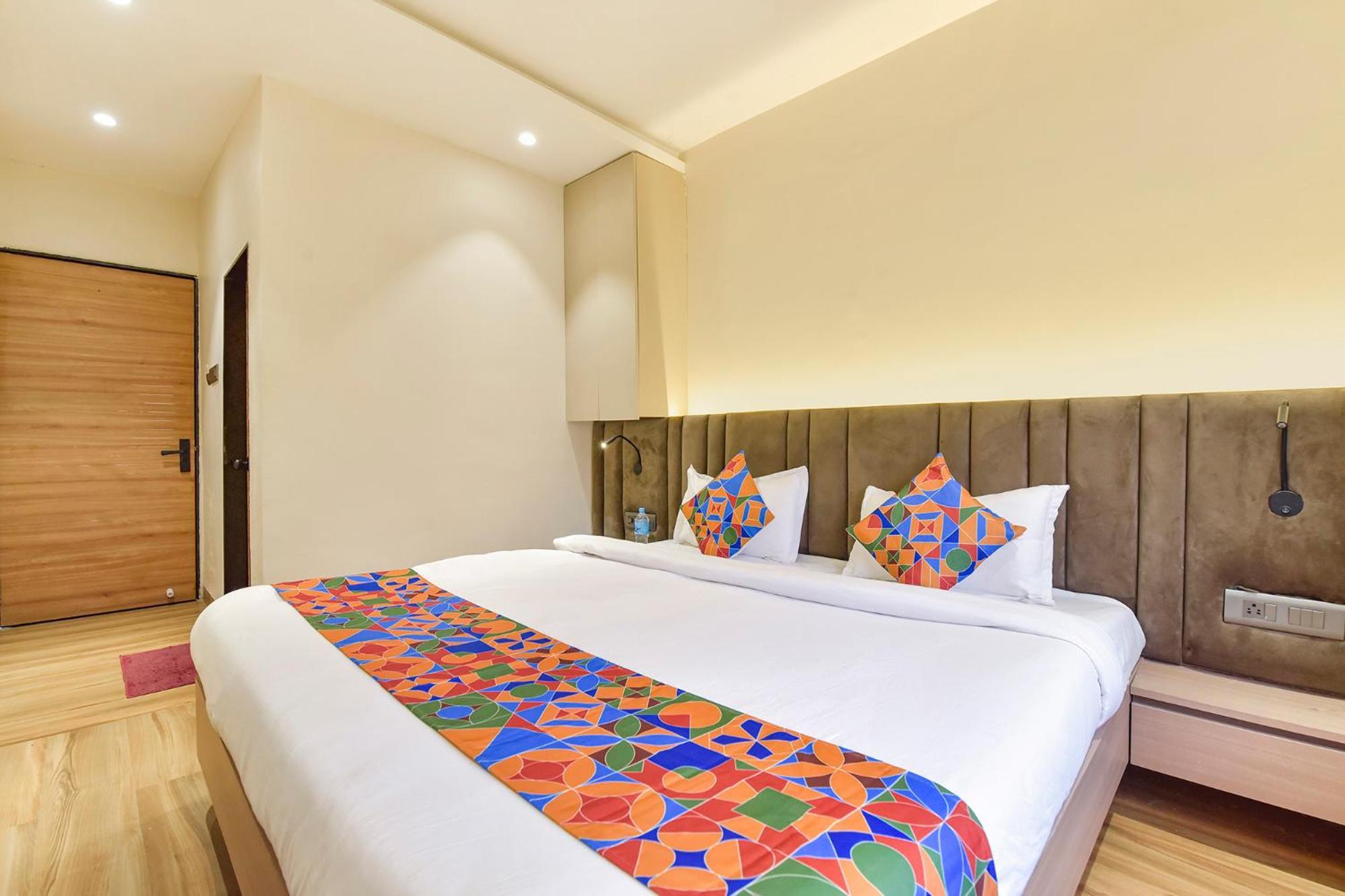 Fabhotel Kesar อินดอร์ ภายนอก รูปภาพ