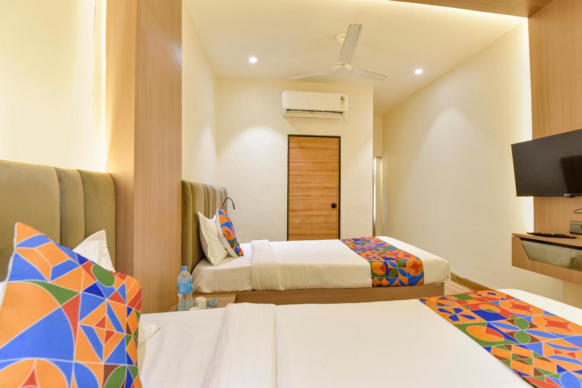 Fabhotel Kesar อินดอร์ ภายนอก รูปภาพ